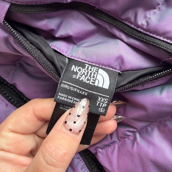 GIRLS ICY PURPLE BLACK REVERSIBLE NORTH FACE PUFFER JACKET XXS SIZE 5 - Picture 2 of 3
